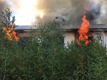 Пожарные тушат горящее здание в Богородске Нижегородской области на площади 600 кв.м. (ВИДЕО)