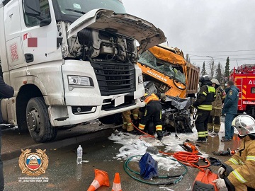 Грузовик в Уфе протаранил 11 автомобилей: два человека погибли