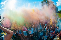 Около 3 тыс. молодых людей приняли участие в фестивале красок &quot;Holly&quot; в Чебоксарах
