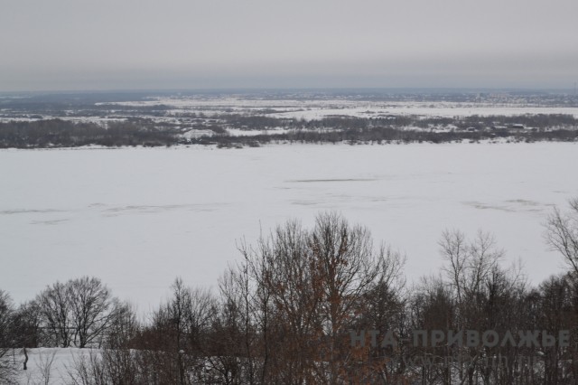 Рыбаки чуть не утонули на мотобуксировщике в Нижегородской области