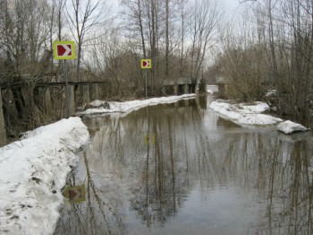 Низководный мост через Линду затоплен на Бору Нижегородской области