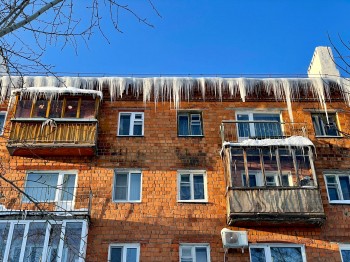 Очистку крыш в Нижнем Новгороде усилят из-за "температурных качелей"
