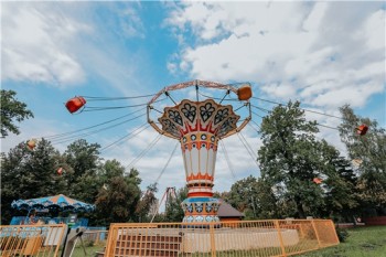 Работу торговых центров и аттракционов на открытом воздухе разрешили в Чувашии
