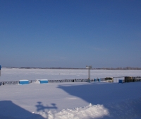 В Н.Новгороде 26-летняя девушка, облокотившись на перила, упала с Нижневолжской набережной на лед реки