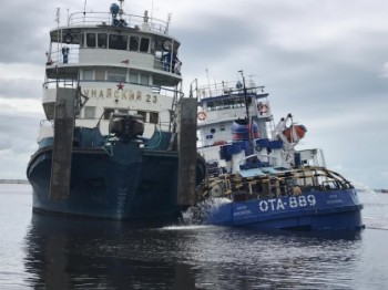 Судно при заходе в шлюз в Нижегородской области получило пробоину