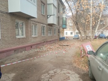 Обрушение парапета жилого дома произошло в Уфе