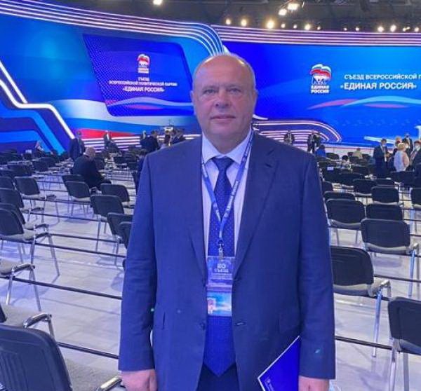 Анатолий Лесун: "Члены "Единой России" объединены общей целью - улучшением качества жизни граждан" Анатолий Лесун: "Члены "Единой России" объединены общей целью - улучшением качества жизни граждан"