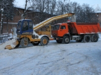Более 400 единиц спецтехники и 600 дорожных рабочих расчищали от снега улицы Нижнего Новгорода 28 и 29 декабря