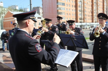 Произведения военных лет исполнит оркестр полицейского главка 5 мая у станции метро &quot;Горьковская&quot; Нижнего Новгорода