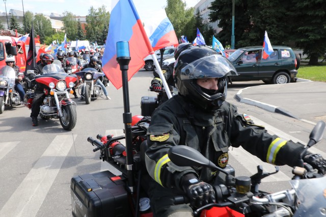 Нижегородский автомотопробег "Вперед, Россия!" собрал более 200 участников