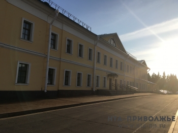 Более 1,7 млн. рублей планируется затратить на разборку гаражей у здания облизбиркома в Нижегородском кремле