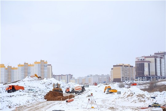 "В микрорайоне "Солнечный" Чебоксар продолжается строительство сложной дороги", - Алексей Ладыков