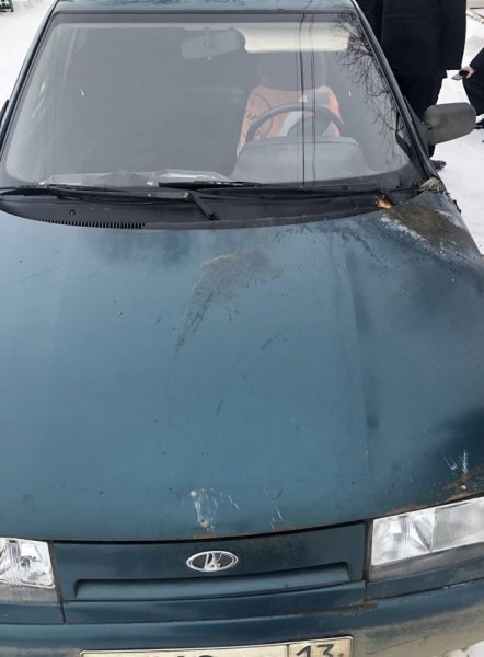 Пенсионер в Мордовии обнаружил на капоте совей машины взрывоопасный подарок
