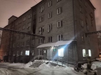 Короткое замыкание в удлинителе на посту медсестры стало причиной пожара в ГКБ №2 Ижевска