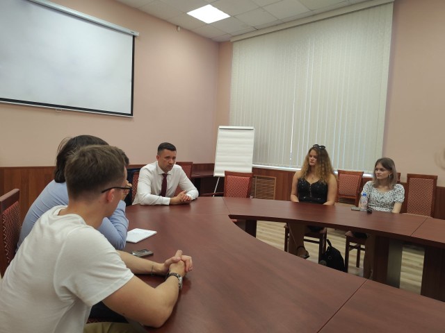 Александр Синелобов рассказал студентам о мерах поддержки ИТ-стартапов в Нижегородской области Александр Синелобов рассказал студентам о мерах поддержки ИТ-стартапов в Нижегородской области