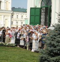 В торжествах в честь 20-летия перенесения мощей преподобного Серафима Саровского в Дивеево приняли участие более 12 тыс. человек

