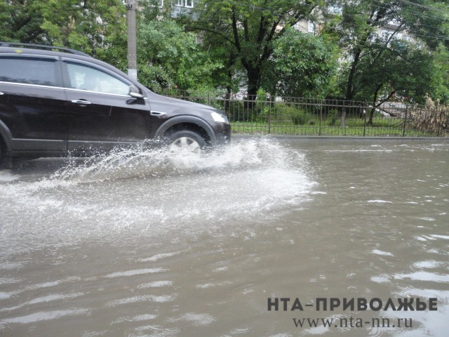 Несколько улиц Нижнего Новгорода затопило из-за сильного дождя