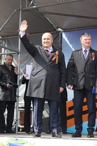 Олег Кондрашов принял участие в первомайском шествии в Нижнем Новгороде 