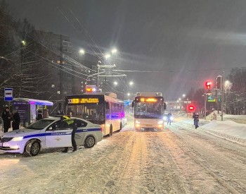 Три девочки-подростка попали под автобус в Чебоксарах