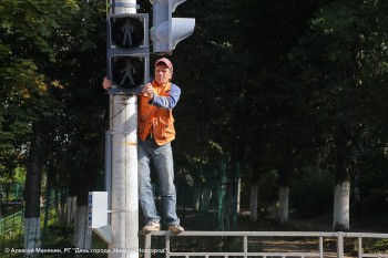 Новый светофор установлен на пешеходном переходе возле нижегородской школы №154 по просьбе жителей