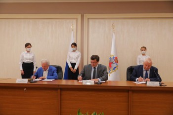Глеб Никитин и Дмитрий Зубов подписали соглашение о развитии потребкооперации в Нижегородской области