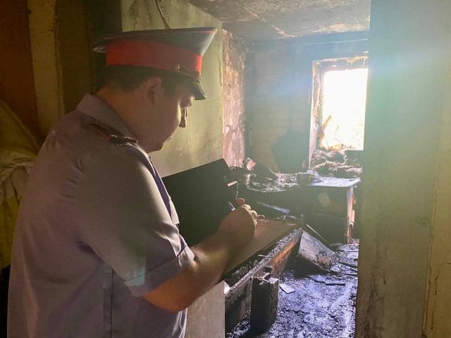 Подросток погиб после пожара в саратовском общежитии