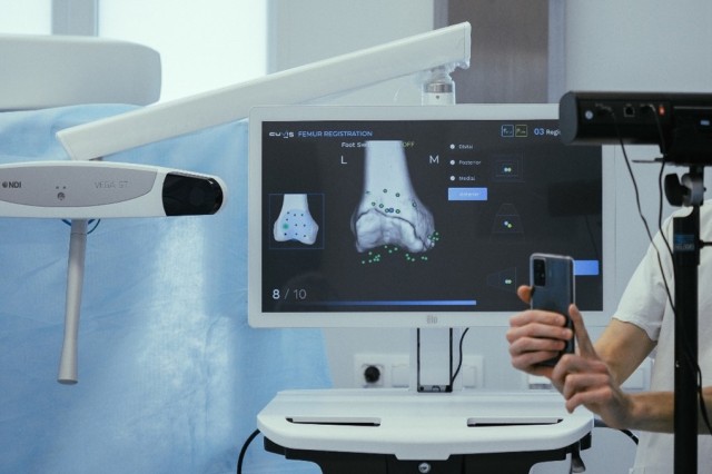 Робот-хирург оперирует в клинике Башгосмедуниверситета
