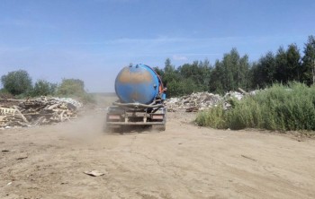 Два черных ассенизатора ответят за слив отходов в Нижнем Новгороде Два черных ассенизатора ответят за слив отходов в Нижнем Новгороде