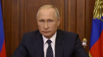 Владимир Путин предложил предусмотреть досрочный выход на пенсию многодетным матерям