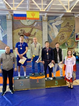 Станислав Рузанов из Нижегородской области стал победителем первенства ПФО по вольной борьбе