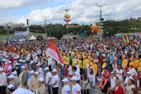 Около 6 тыс. жителей Чебоксар приняли участие в &quot;Зарядке со звездой&quot; в День города