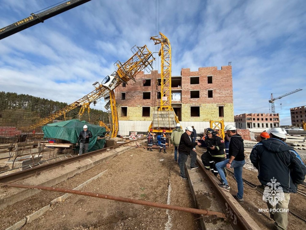 Пятеро пострадали при падении башенного крана в Миловке Башкирии