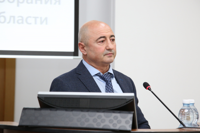 Александр Вайнберг представил отчет о своей деятельности депутатам ЗС НО