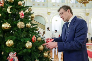 Глеб Никитин исполнил желания детей в рамках акции «Ёлка желаний»