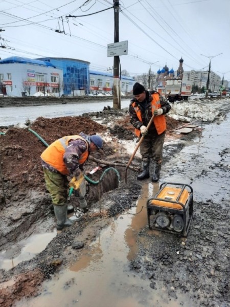 Движение по ул. Гражданской в Чебоксарах на время реконструкции организуют по одной стороне дороги Движение по ул. Гражданской в Чебоксарах на время реконструкции организуют по одной стороне дороги