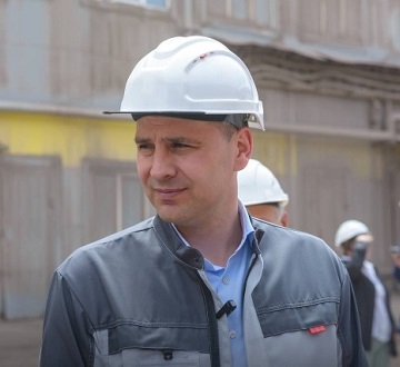 Денис Паслер посетил ООО "Оренбургский пропант" в Новотроицке
