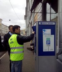 Более сотни штрафов за неоплаченную парковку на улице Рождественской в Нижнем Новгороде выписано в ее первый день работы в штатном режиме