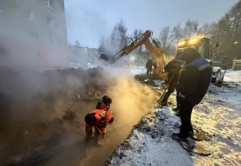 Прорыв теплотрассы устранили на ул. Пролетарской в Чебоксарах