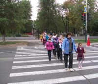 Работа по обновлению пешеходных переходов около образовательных учреждений ведется в городе Чебоксары

