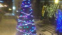 Главная елка города Чебоксары с 7 декабря украшена в новом стиле