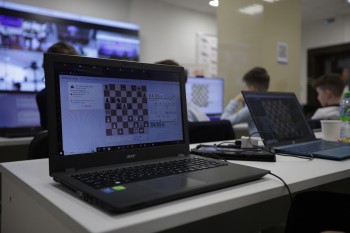 Онлайн-турнир по шахматам между Россией и Китаем прошел в Штабе общественной поддержки "Единой России"