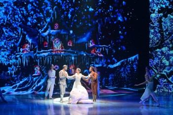 Впервые в России ИИ написал сценографию к балету