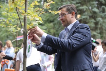 Глеб Никитин принял участие в акции &quot;Сохраним лес&quot; в нижегородском парке &quot;Швейцария&quot;