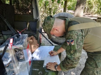 Военнослужащие открыли голосование в Оренбуржье Военнослужащие открыли голосование в Оренбуржье