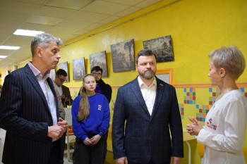 Юрий Станкевич проверил состояние школы и поликлиники в Советском районе Нижнего Новгорода