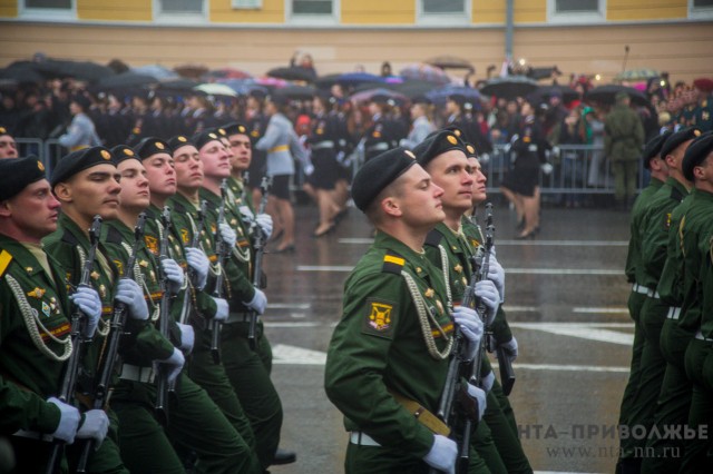Владимир Путин присвоил звание "гвардейской" 30 мотострелковой бригаде в Самаре