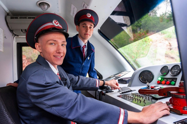 Более 530 школьников пройдут летнюю практику на Оренбургской детской железной дороге Более 530 школьников пройдут летнюю практику на Оренбургской детской железной дороге