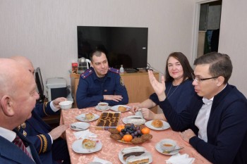 Юрий Шалабаев поздравил с новосельем жильцов новых муниципальных домов в Нижнем Новгороде