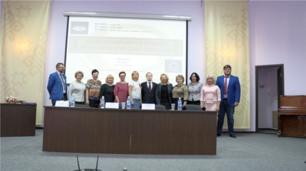 "Взаимодействие с такими флагманами высшего образования, как МГИМО, даёт возможность нашим детям выбрать престижную профессию", – Алексей Ладыков
