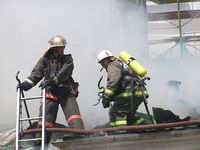 В Н.Новгороде в результате двух пожаров из-за курения в нетрезвом виде пожарные эвакуировали 92 человека, из них 13 детей 